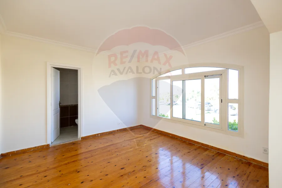 فيلا ستاند الون للبيع 1,300 م كينج مريوط (اليكس ويست - انطونيادس نموذج V2)