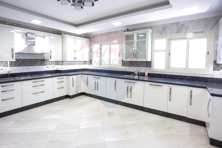 شقة للبيع 526 م سموحة (كومباوند أنطونيادس)