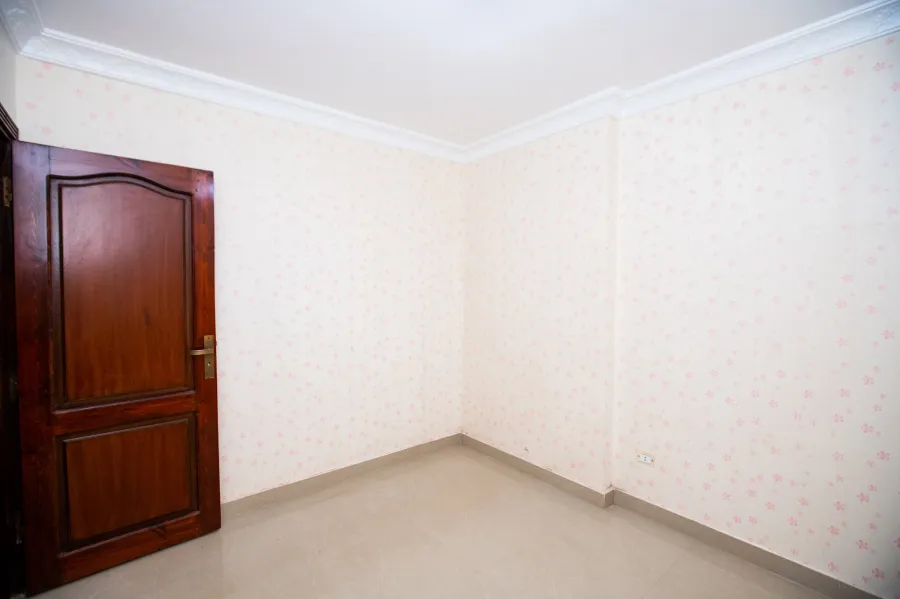 شقه للبيع 130م لوران (خطوات من شارع الأقبال و البنك الأهلي)