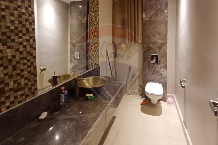 شقة دوبلكس للبيع 229 م لوران (ش احمد ذو الفقار)