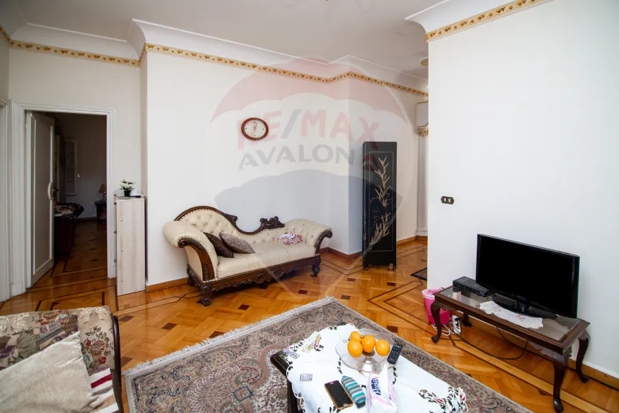 شقه + بنتهاوس للبيع 640 م سموحة (ش بهاء الدين الغتوري)