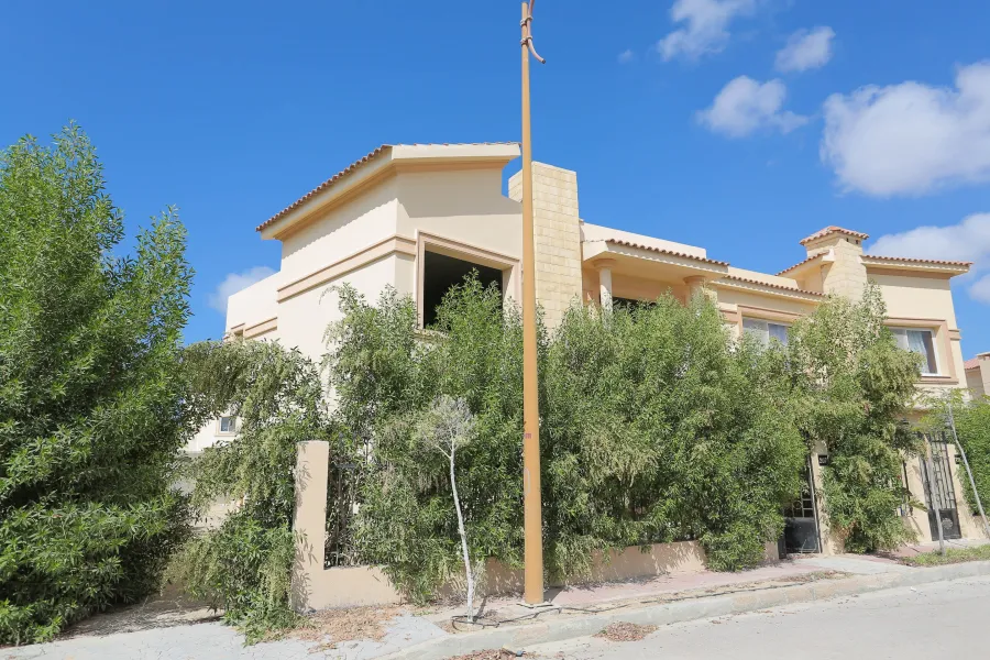 Twin house Ville For Sale 399m King Marriot ( Alex west Compound ) - Semi finished