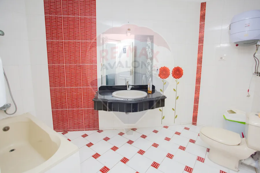 شقة إداري للبيع 175 م سموحة (المربع الذهبي)