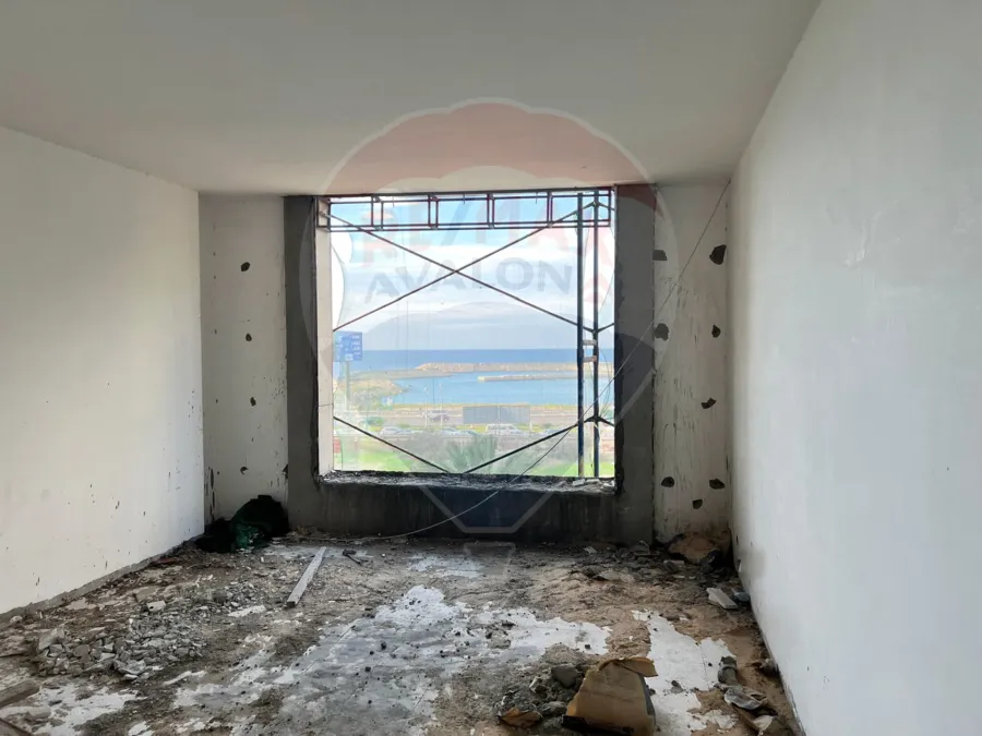 شقة للبيع 350 م زيزنيا (خطوات من البحر)