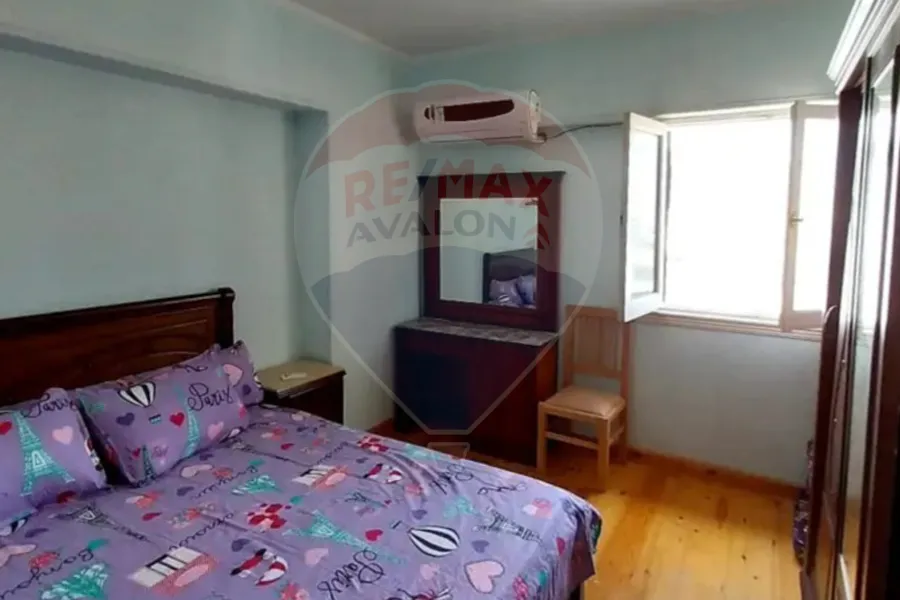 شقة للبيع 200 م محطة الرمل (خطوات من البحر)