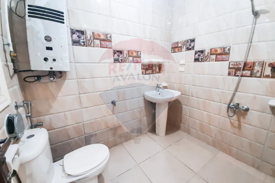 مقر إداري للايجار 160 م ساباباشا ( علي البحر مباشرة )