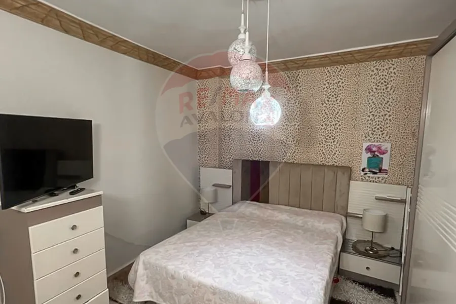 شقة للبيع 110 م سيدي بشر(تاني نمره من البحر)