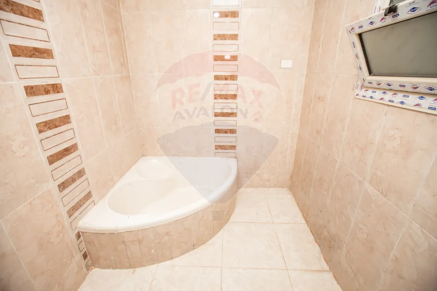 شقة للبيع 220 م مصطفى كامل (على الترام مباشرة) - أول سكن - شقة ناصية