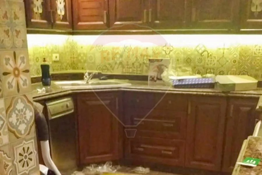 شقة للايجار 160 م سموحة (ش كمال الدين صلاح)