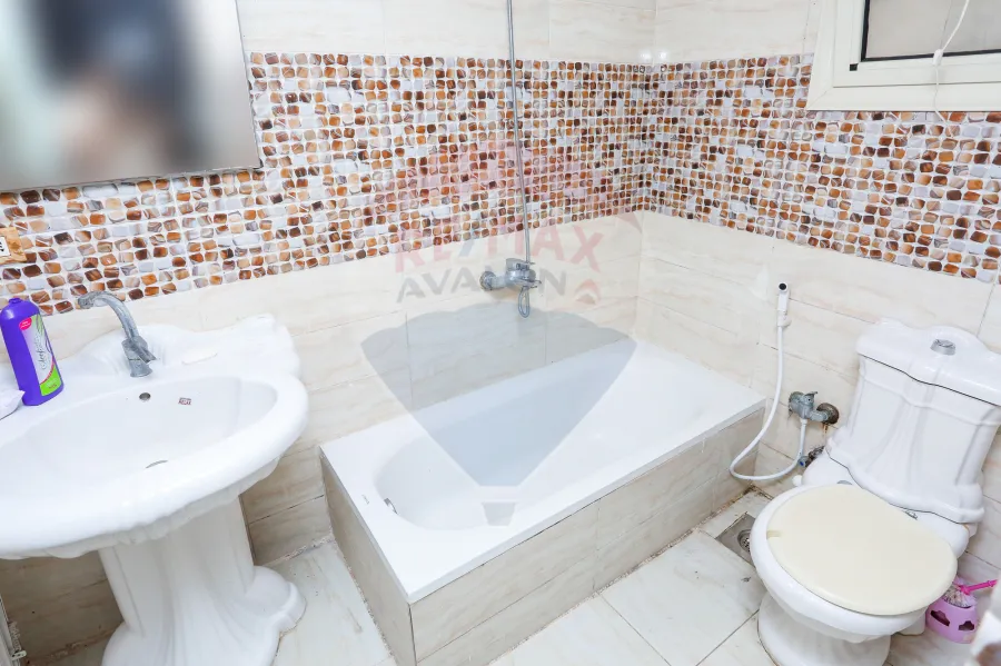 شاليه للبيع 175 م المعمورة الشاطئ ( شارع النصر )