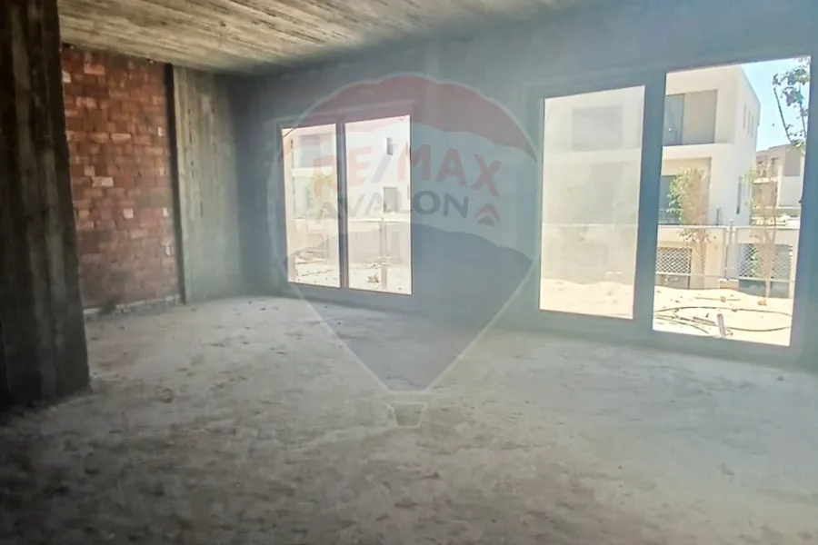 تيسيرا للبيع 242 م (كومباوند بالم هيلز الإسكندرية)