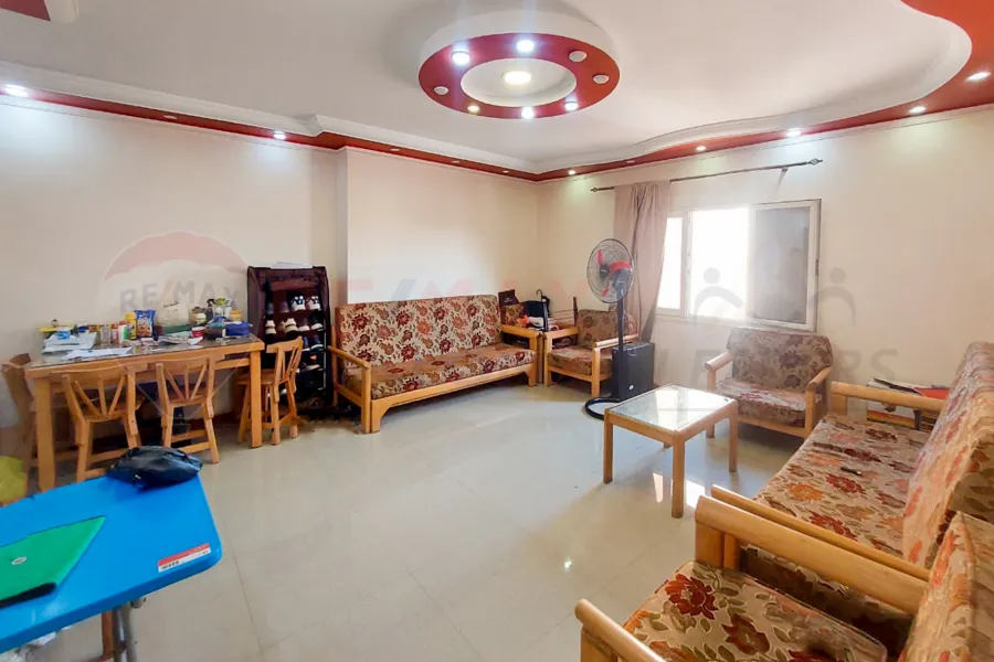 Furnished apartment for rent 100 m Raml Station (steps from Sultan Hussein)