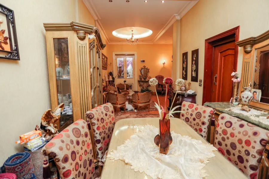 شقة للبيع 170م سبورتنج (2 نمرة من البحر)