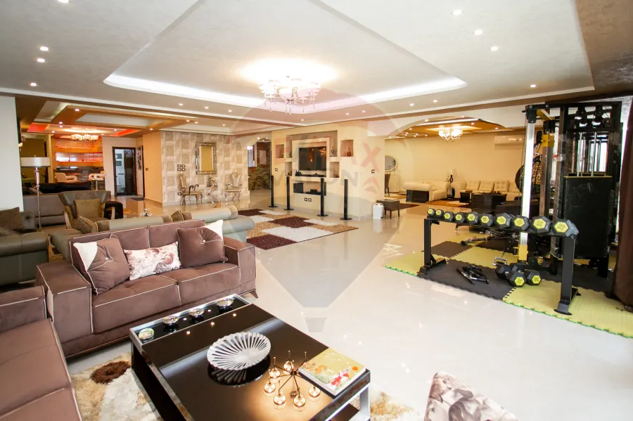 شقه للبيع 520 م سيدي بشر(ش محمد نجيب - على البحر مباشرة)