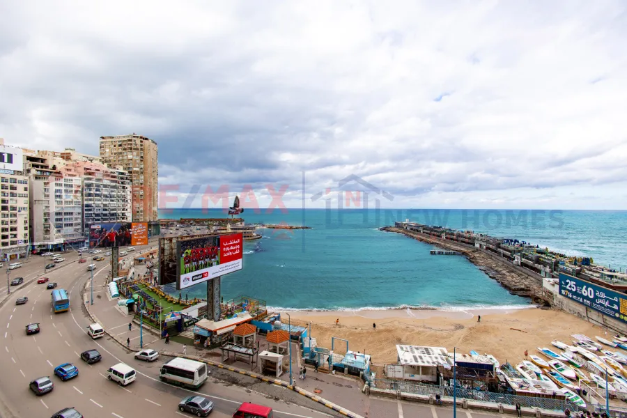 Apartment for sale 250 m Gleem (directly on the sea)