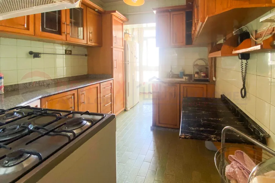 شقة للبيع 151 م مصطفي كامل (مساكن الضباط)