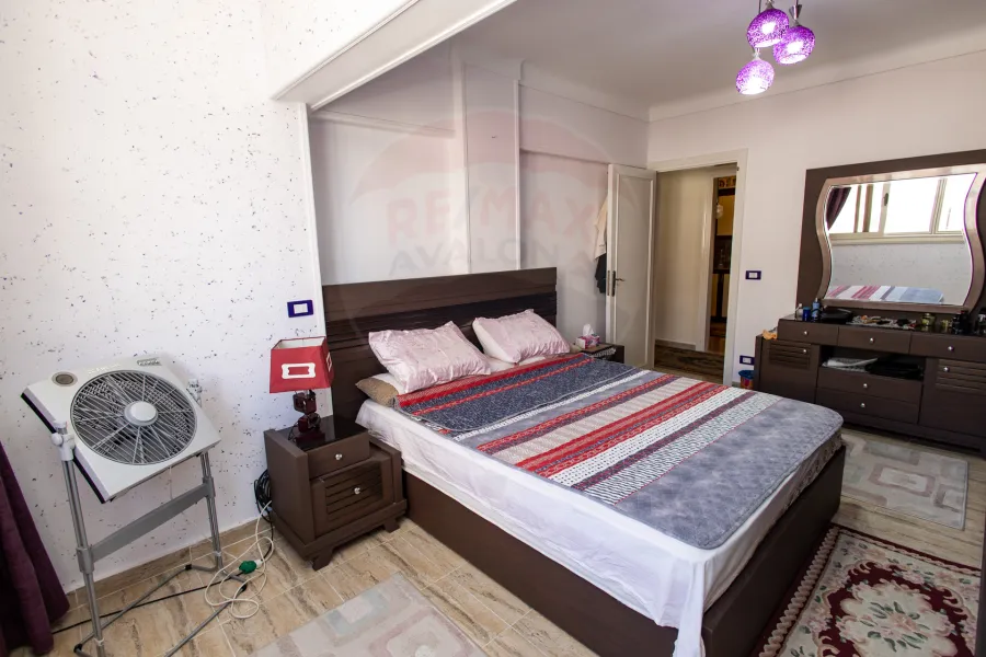 شقة للبيع 140 م ميامي (ش جمال عبد الناصر مباشره)