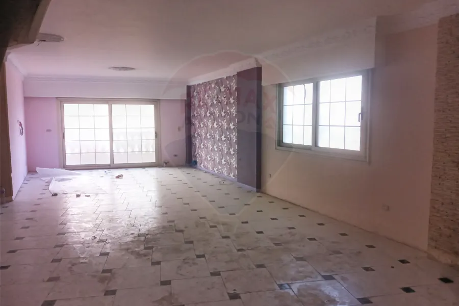 شقة للايجار 250 م سموحة (أبراج الشرطة - بجوار جامعة فاروس)