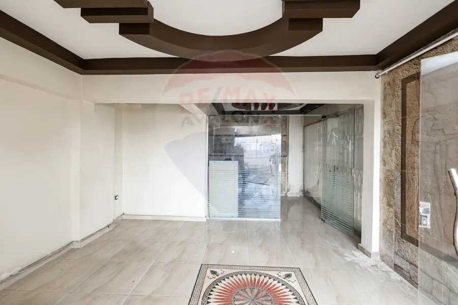 محل للبيع 40 م سبورتنج (علي البحر مباشرة)