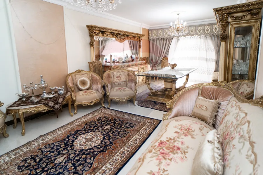 شقة للبيع 140 م الإيراهيمية ( ش حلمي بهجت)