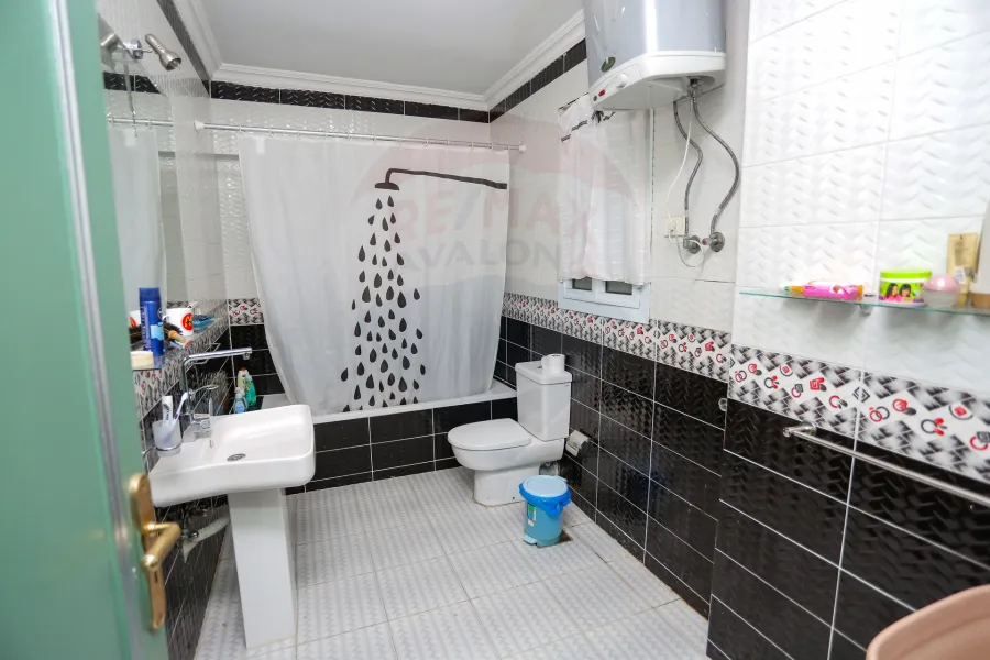 شقة للبيع 175 م المعمورة (عمارات امن الدولة)