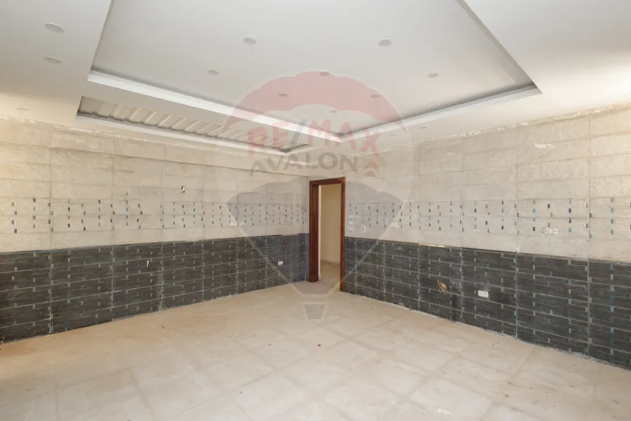 Penthouse for sale 825 m Al-Mandara (Cecelia compound)
