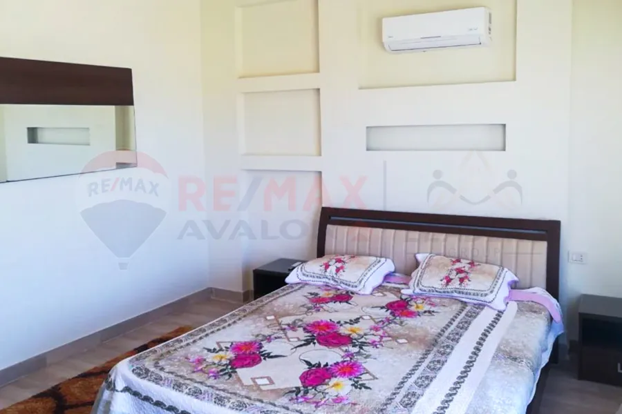 Townhouse + garden for sale (Hacienda Bay) 380 m