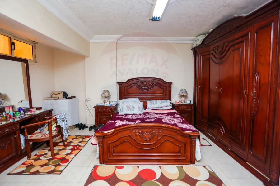 Apartment for sale 180 m Sidi Bishr (khaled ebn el walid St - steps from mohamed nagib st)