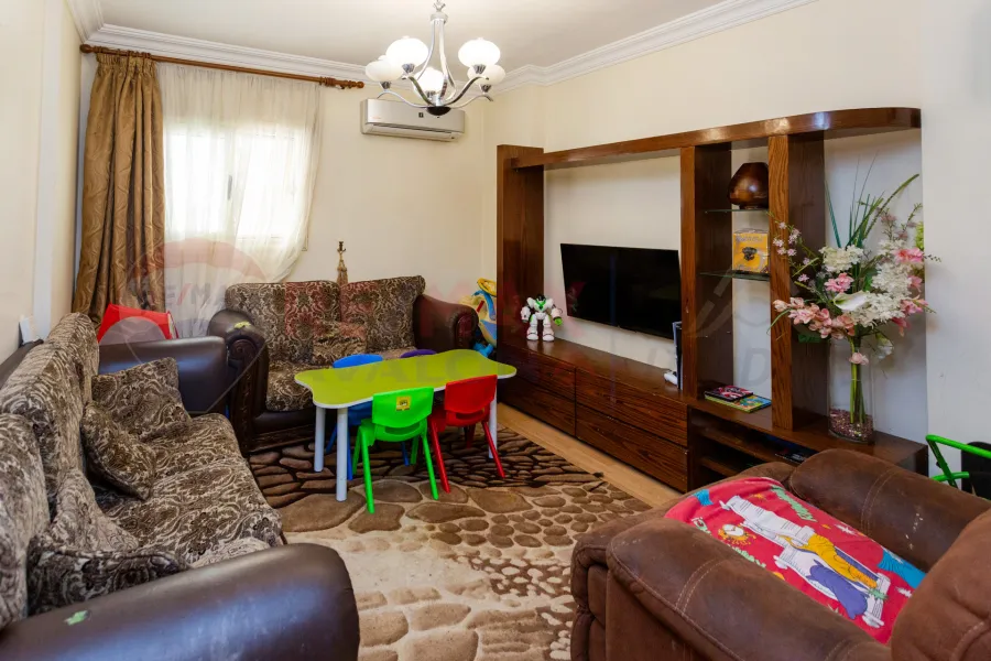 شقة للبيع 177 م سموحه (ش ذكي رجب)