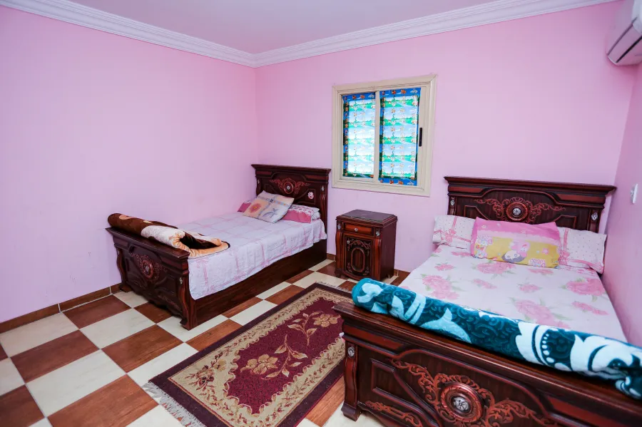 شقة مفروش للإيجار 140 م ميامي ( خلف سنترال ميامي)-