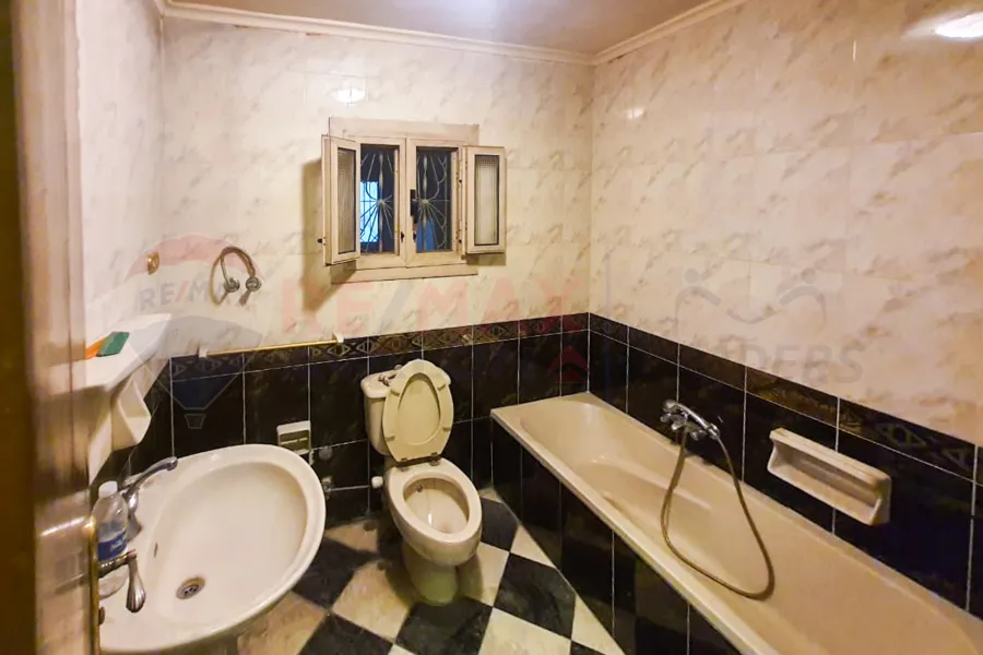 Administrative headquarters for rent 100 m Sidi Gaber (Mahmoud Shaker St)