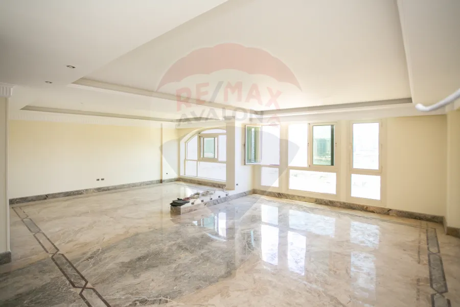 شقة للبيع 225 م سموحة (بيتك في النادي)