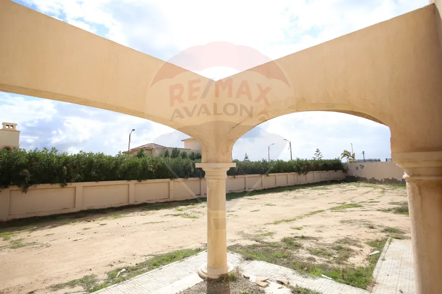 فيلا ستاند الون للبيع 1,200 م كينج مريوط (اليكس ويست)