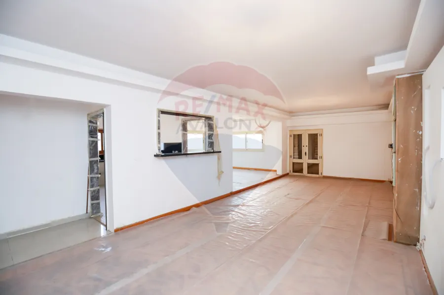 Apartment for sale 190 m Sporting (Steps from Sporting club.)