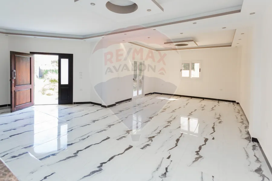 فيلا تاون هاوس للإيجار840 م الكينج مريوط (تقسيم البحر المتوسط)