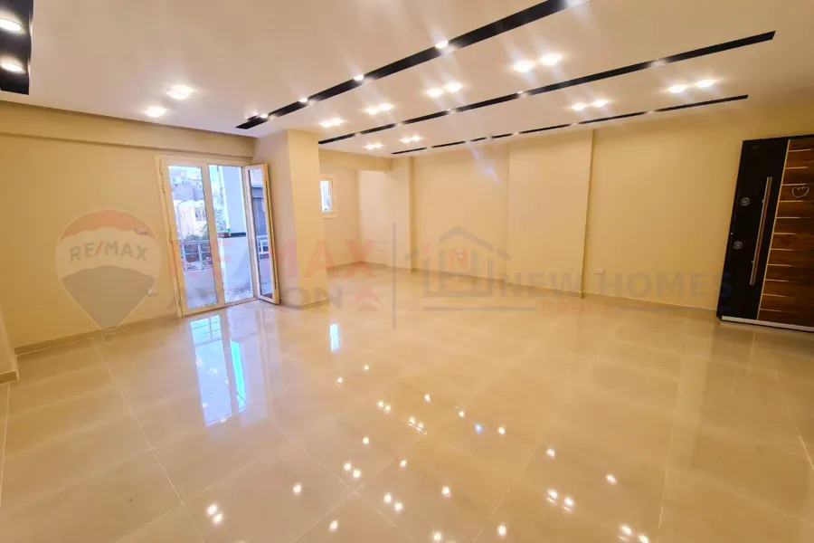 شقة للبيع 240 م بولكلي (ش وينجت)