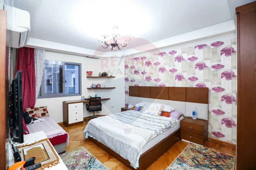 Apartment for sale 249 m Saba Basha ( Directly on the Sea.)