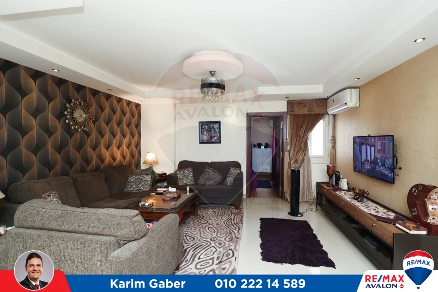 شقة للبيع 210م سموحة (شارع 14 مايو)