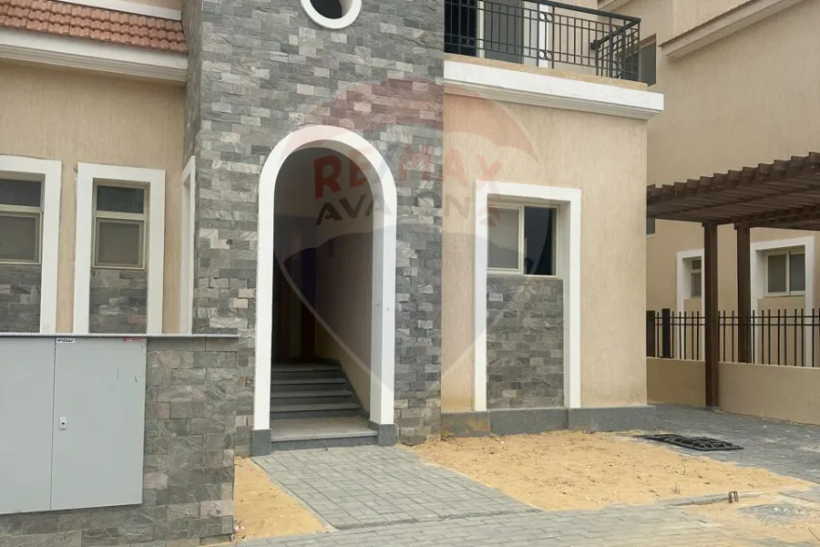 فيلا توين هاوس للبيع  354 م (صواري)