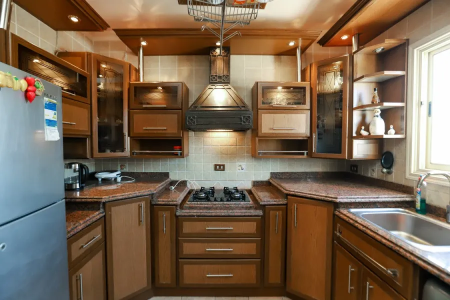 شقة للبيع 136م سموحة (ش فوزى معاذ الرئيسي)