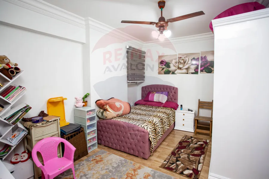 Apartment for sale 165 m Gleem (steps from the sea)