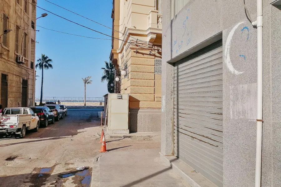 صيدلية للايجار 28 م المنشية ( بجوار القنصلية السويدية )