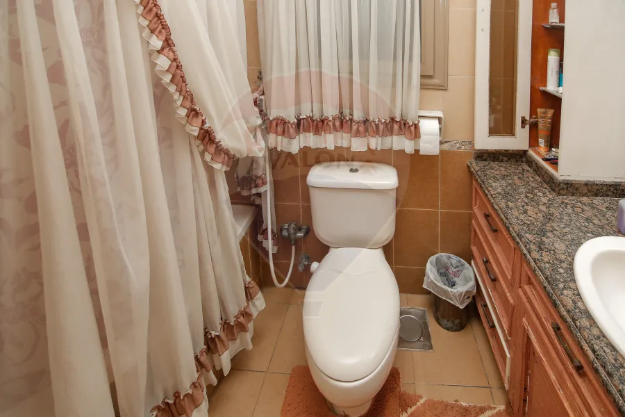 شقه للبيع 255 م سموحة (ش مصطفى كامل)