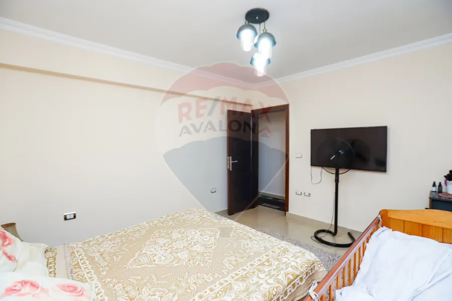 شقة للبيع 151 م كفر عبده ( خطوات من ميدان سانت جيني  )