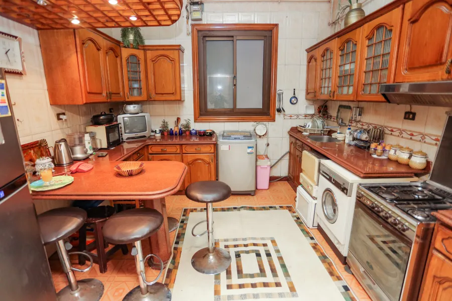 شقة للبيع 170م سبورتنج (2 نمرة من البحر)