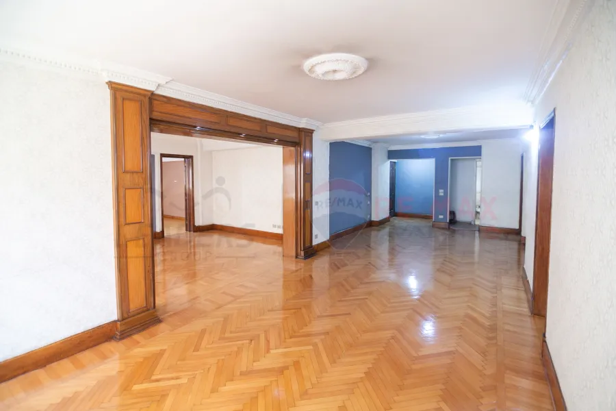 شقة للبيع 250 م لوران (ش أبوقير)