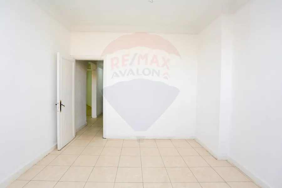 مقر ادارى للبيع 180م  لوران ( ش الاقبال الرئيسي)