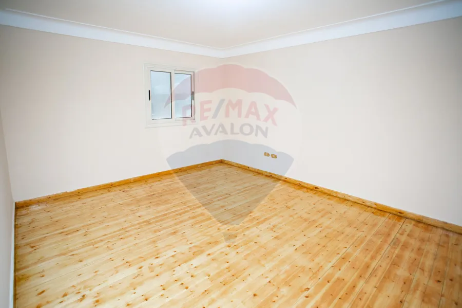 مقر إدارى للإيجار 235م ستانلى (متفرع من البحر)