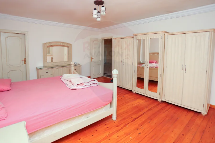 Apartment for Sale 300 m Gleem (Directly on Sea)