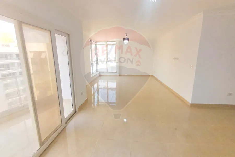 شقة للإيجار 173 م سموحة (جراند فيو)